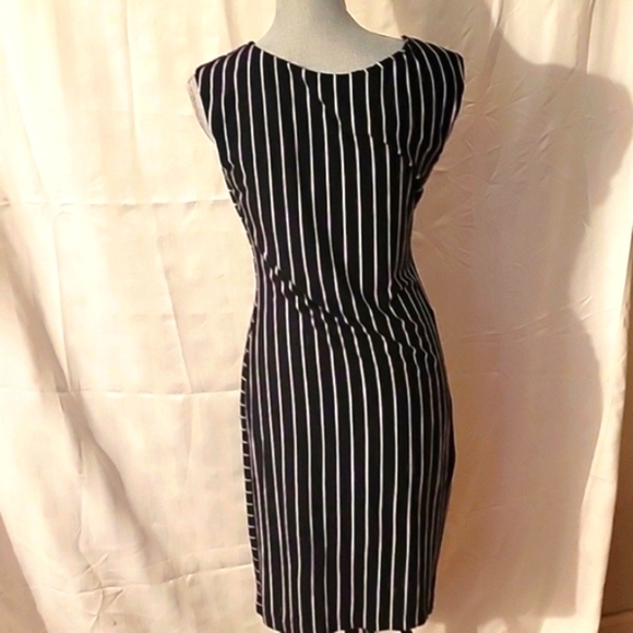 Calvin Klein Woman's Black and White Striped Jersey Midi Dress, Size: 6 - Picture 3 of 5